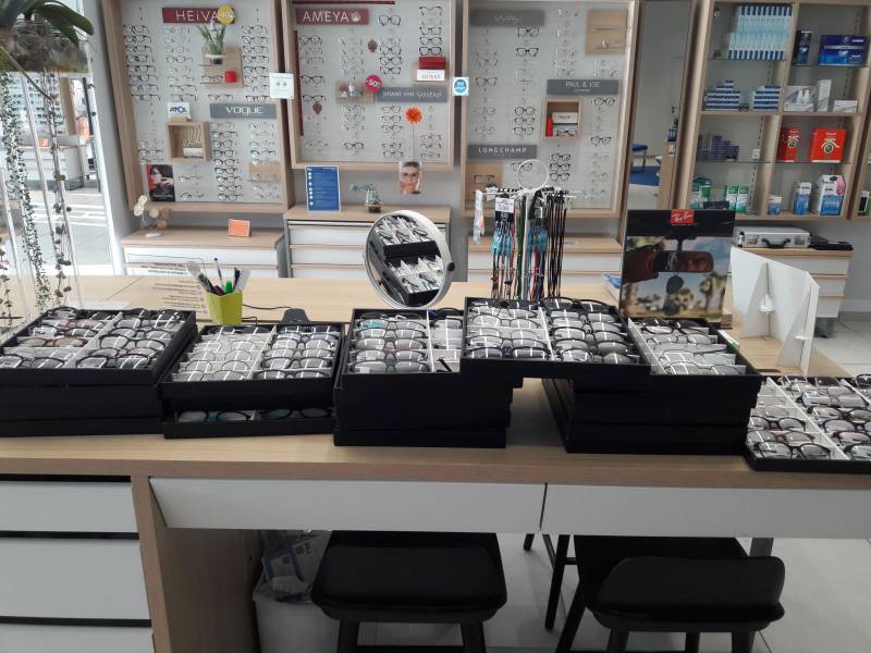 Opticien centre commercial aushopping bordeaux lac se déplace à domicile à blanquefort
