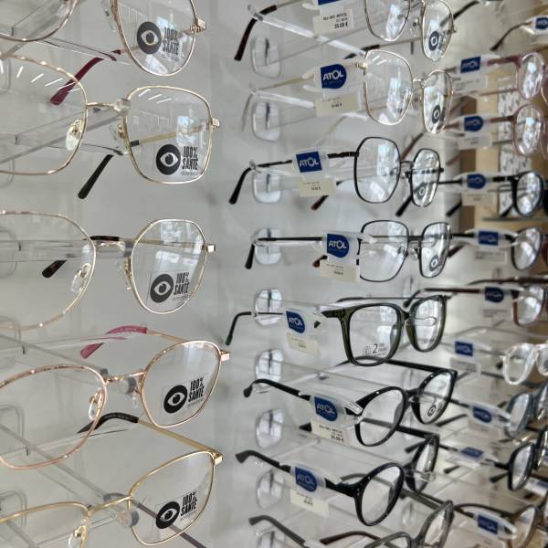 Grosse collection de lunettes totalement prise en charge chez un opticien