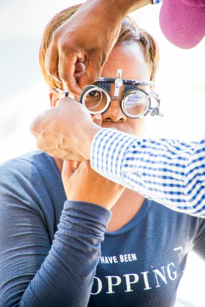 test de vue gratuit opticien bordeaux Bruges famille tendance lentilles